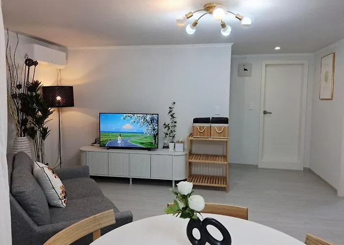 Appartamento Moa Hongdae 홍대역 도보 8분,3룸,4베드,무료주차